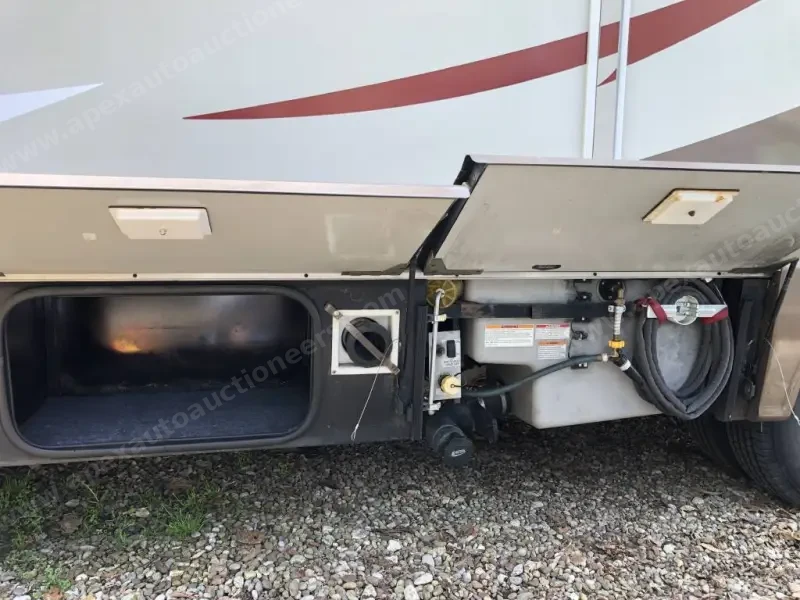 2015 Winnebago View Profile 24V photo 25