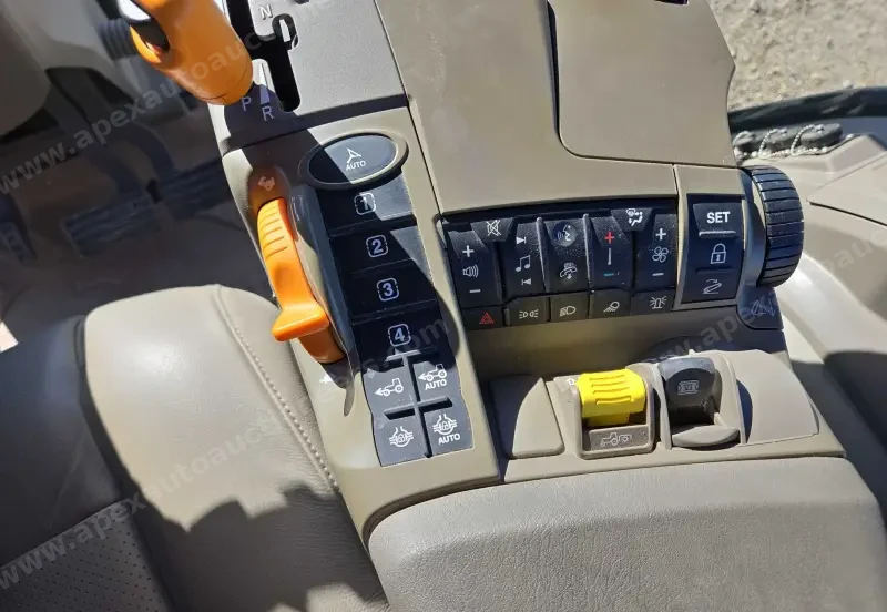 2020 John Deere 8R 310 photo 44