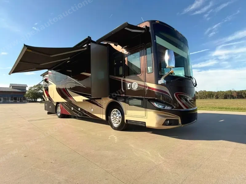 2016 Tiffin Phaeton 36 QHS photo 1