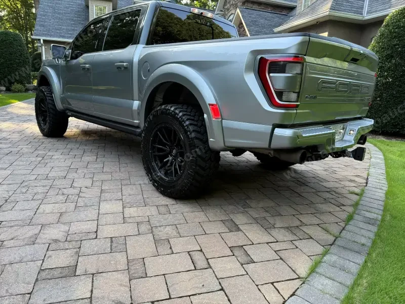 2021 Ford F150 SuperCrew Cab Raptor photo 26