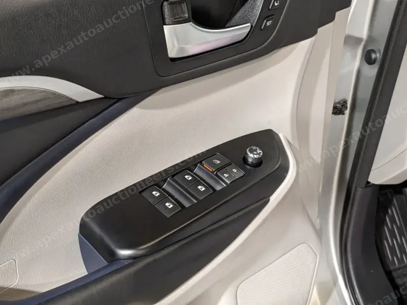 2018 Toyota Highlander Limited photo 18
