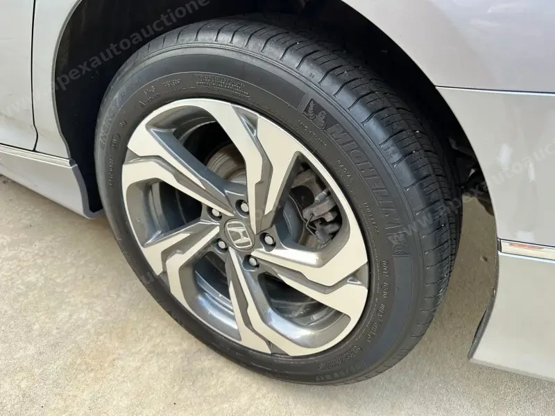 2018 Honda Accord EX-L photo 6